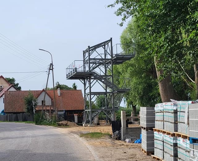 Wieża widokowa w Nowych Gutach w trakcie budowy